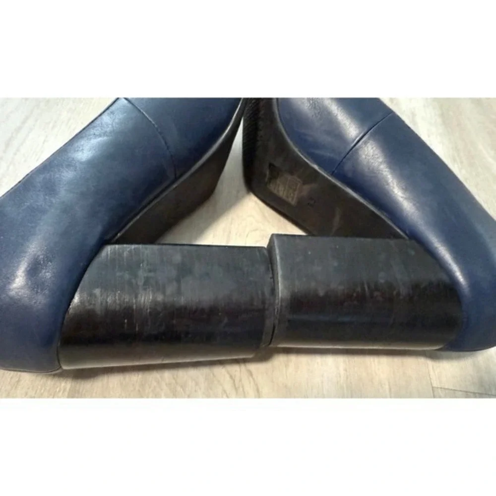 Tory Burch Leather Block Heel Pumps Women 9.5 Navy Blue Good Logo Medallion